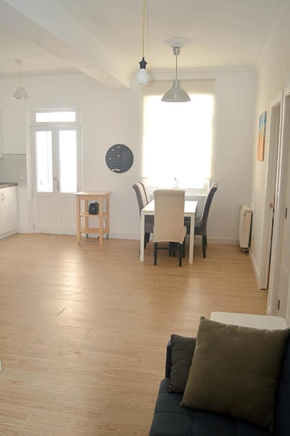 Apartamento En Centro De Ferrol Bagian luar foto